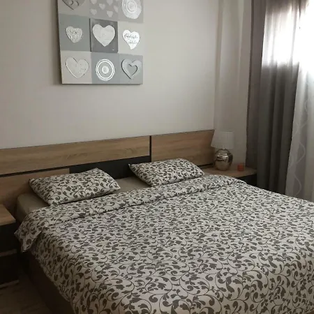 Near Yumbo And Cita פלאייה דל אינגלז