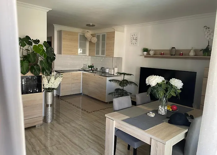 Apartman Near Yumbo And Cita