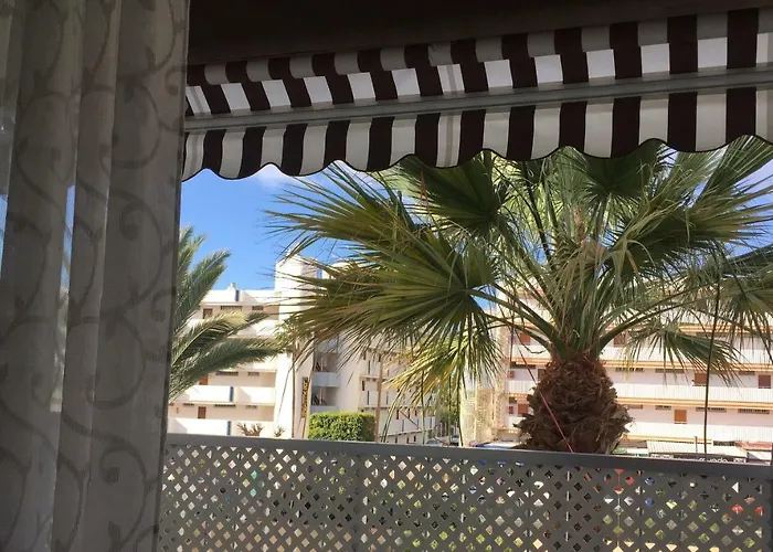 Near Yumbo And Cita * بلايا ديل إنغلز